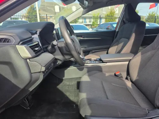 2025 Toyota Camry Hybrid LE