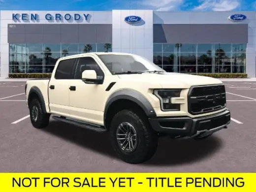 Ford F-150 2019 4x4 Raptor 4p SuperCab 5.5 ft. CA con techo solar de panel doble, paquete de tecnología Raptor, 17 ruedas de aluminio forjado compatibles con llantas de bloqueo, escalón de portón con asistencia de elevación de portón, paquete de lujo Grup