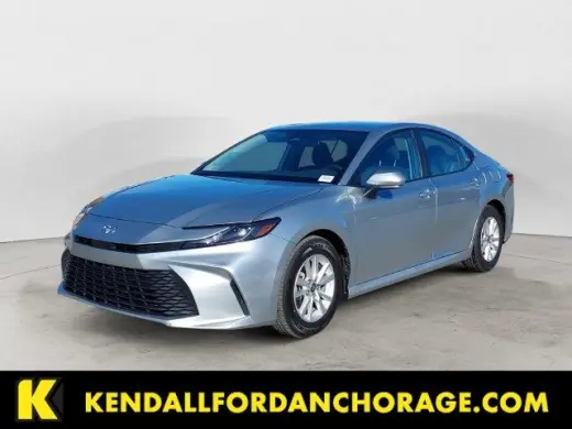 Toyota Camry LE Sedán de 4 puertas 2025