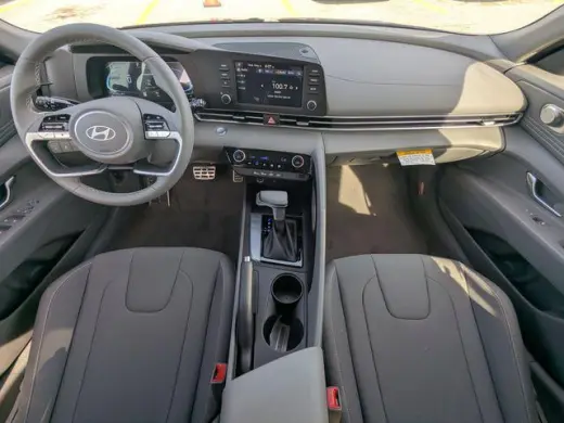 Hyundai ELANTRA 2026 SEL Sport 4dr Sedán