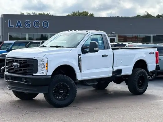 Ford F-350 Super Duty 2024 4x4 XL 2dr Cab Estándar 8 pies. LB SRW Pickup