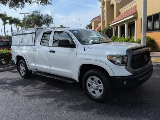 Toyota Tundra 2018 4x2 SR 4 puertas Double Cab Pick-up (4.6L V8)