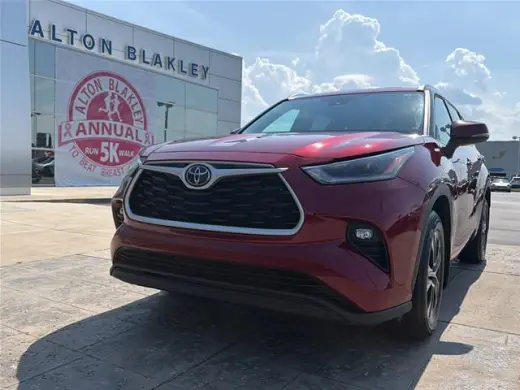 Toyota Highlander 2021 con tracción en las cuatro ruedas XLE de cuatro puertas SUV
