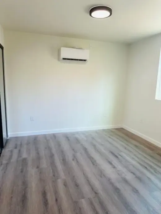 Rento habitacion disponible