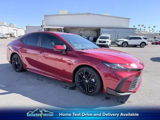 Toyota Camry 2025 SE Sedán 4 puertas