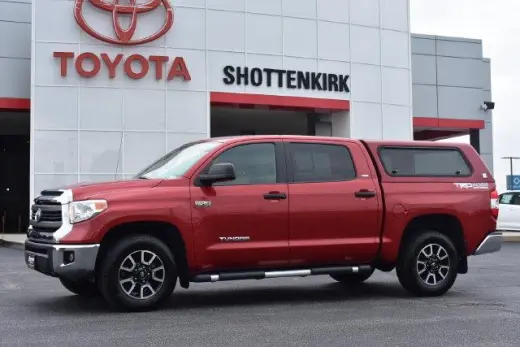 Toyota Tundra 2015 4x4 SR5 4dr CrewMax Cab Pickup SB (5.7L V8 FF FFV)