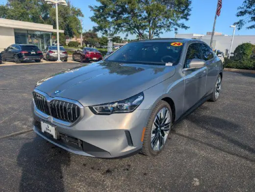 BMW i5 2024 eDrive40 4p Sedana