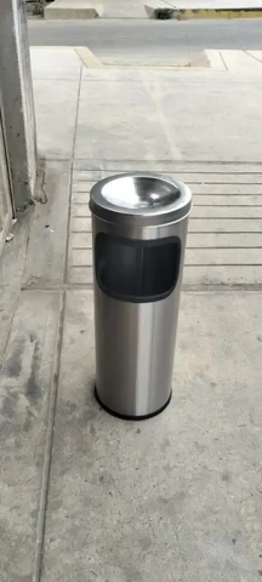 Tachos y papeleras de acero in