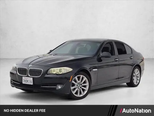 Serie 5 BMW 2012 528i Sedan 4p.