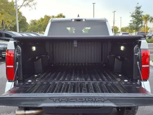 Toyota Tacoma 2024 4x4 TRD Todo Terreno 4p Doble Cabina 5.0 ft SB 8A