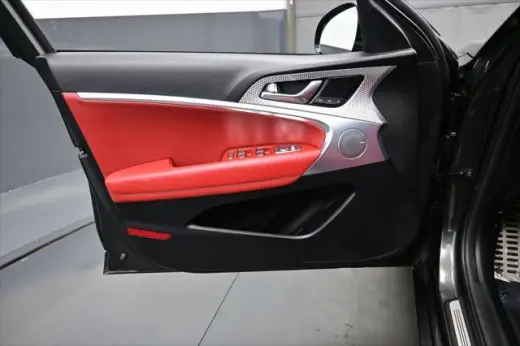 Genesis G70 2023 2.0T 4dr Sedán
