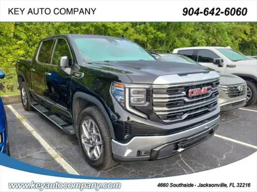 GMC Sierra 1500 2023 4x4 SLT 4p Puerta Cabaña Tripla 5.8 ft. CB