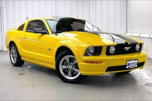 Ford Mustang 2005 GT Deluxe 2dr Fastback