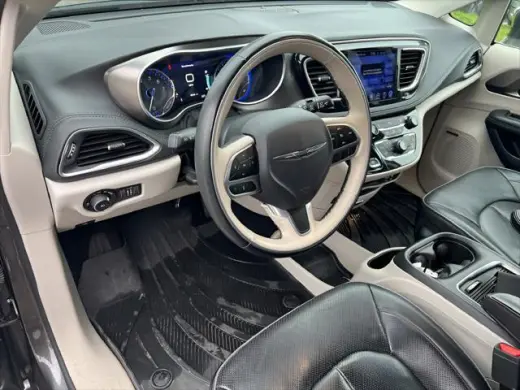 Chrysler Pacifica 2017 Limited 4dr Mini-Van