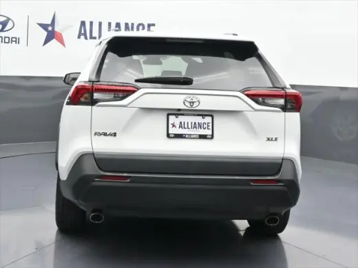 Toyota RAV4 2021 XLE 4dr SUV