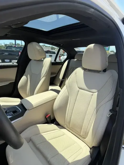 BMW Serie 3 2024 330i 4p Sedán