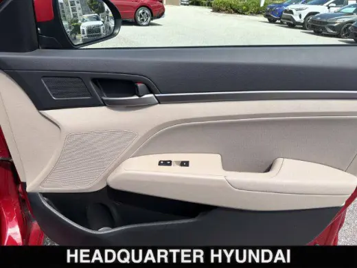 Hyundai ELANTRA 2017 SE 4dr Sedan (versión de mitad de año)
