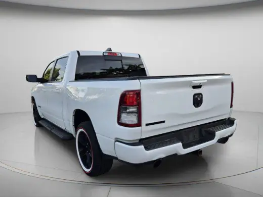 Ram 1500 2022 4x2 Big Horn 4p Camioneta de cabina completa 5.6 ft. SB