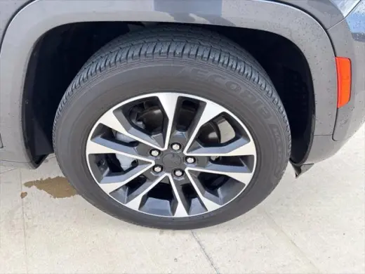 Jeep Grand Cherokee 2022 4x4 Overland 4p SUV (lanzamiento a mitad de año)