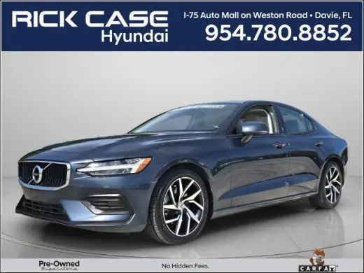 Sedán Volvo S60 2020 T5 Momentum 4dr