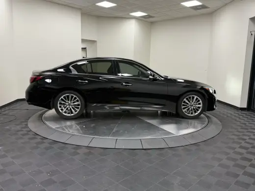 INFINITI Q50 2023 Lujo 4d Sedán
