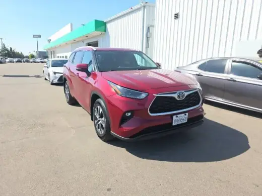 Toyota Highlander 2023 AWD LE 4dr SUV