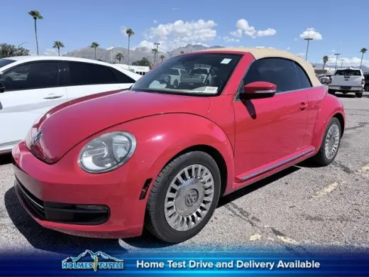 Volkswagen Beetle Cabrio 2013 2.5L PZEV Cabrio de 2 puertas 6A