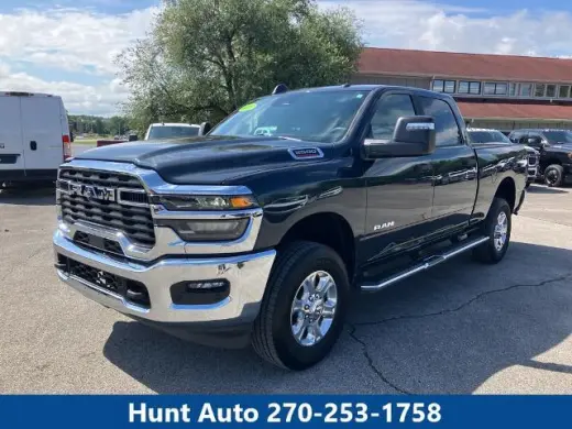 Ram 2500 2026 4x4 Big Horn Cabina Doble de 4 puertas y batea de 6.3 pies