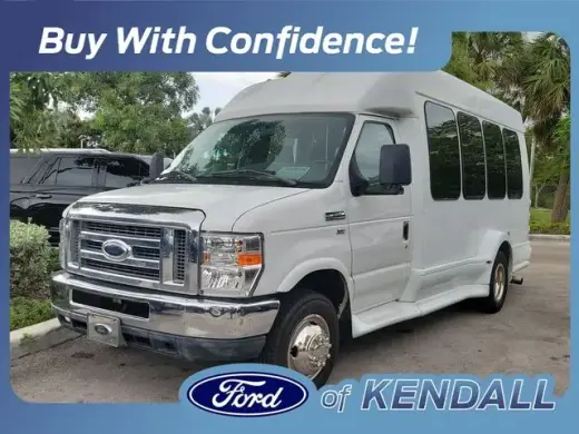 Ford E-Series 2012 E-350 SD 2dr 138 in. WB DRW Chasis Corta, Cabina Extendida