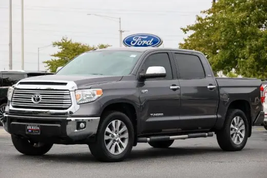 Toyota Tundra 2017 4x4 Limited 4dr CrewMax Cab Pickup SB (5.7L V8 FFV)