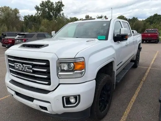 GMC Sierra 2500HD 2019 4x4 Denali 4dr Crew Cab SB