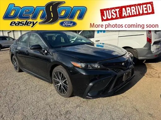 Toyota Camry 2024 SE Sedán de 4 puertas