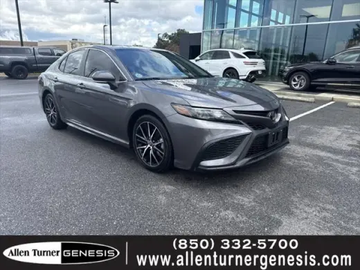 Toyota Camry 2023 SE Sedán de 4 puertas