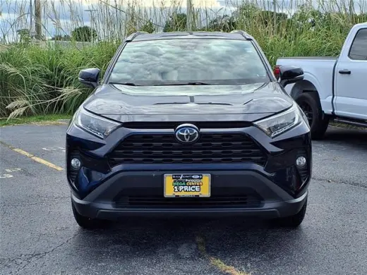 Toyota RAV4 2020 XLE, SUV de 4 puertas