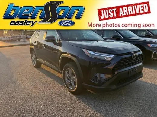 Toyota RAV4 2024 tracción integral (AWD) versión XLE SUV de 4 puertas