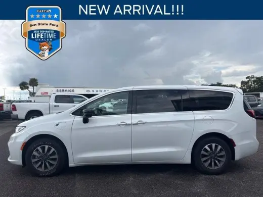 Chrysler Pacifica Plug-In Hybrid 2024 Select 4dr Mini-Van
