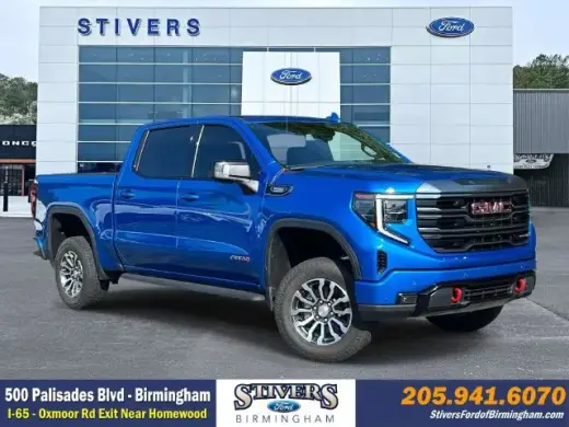 GMC Sierra 1500 2023 4x4 AT4 4 puertas Cabina Crew 5.8 pies. SB