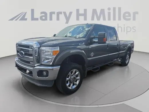 Ford F-350 Super Duty 2015 4x4 King Ranch camioneta de 4 puertas, cabina Crew, largo de tolva de 6.8 pies, eje simple