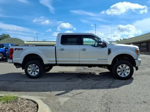 Ford F-350 Super Duty 2017 4x4 Platinum 4dr Crew Cab 6.8 ft. SB SRW Pickup
