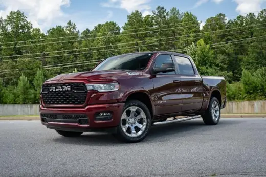 Ram 1500 2025 4x4 Lone Star 4p Cabina de Tripulacion 5.6 ft. SP Camioneta