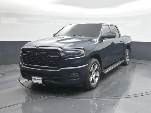 Ram 1500 2026 4x2 Tradesman 4p Cab de tripulación 5.6 ft. SB Camioneta