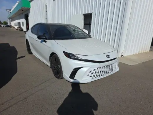 Toyota Camry 2025 SE Sedán 4 puertas