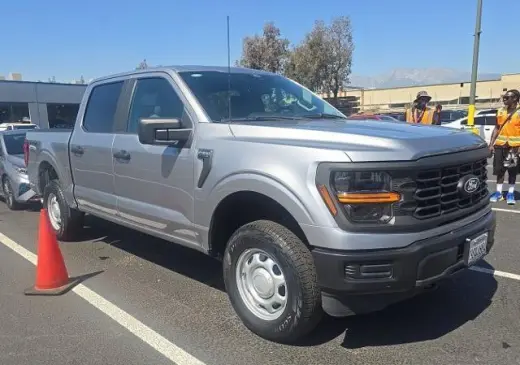 Ford F-150 2024 4x4 XL 4p SuperCab 5.5 ft. CA