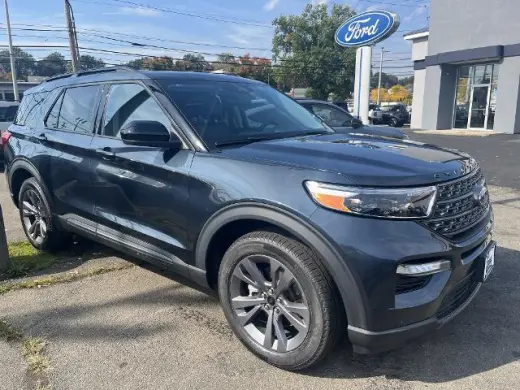 Ford Explorer 2023 4x2 XLT SUV con tracción total 4 puertas