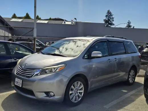 Toyota Sienna 2017 XLE con tracción integral (AWD), 7 pasajeros, 4 puertas, minivan