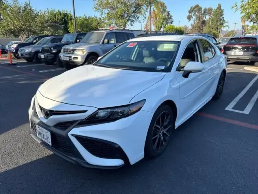Toyota Camry 2023 SE 4p Sedano