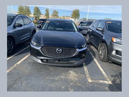 Mazda CX-30 2024 AWD 2.5 S Select Sport 4dr SUV con propietario único de CARFAX. CARFAX limpio. ¡El kilometraje está 1777 millas por debajo del promedio de mercado! Mica negro jet 2024 Mazda CX-30 2.5 S Select Sport AWD 6-Velocidades Automática SKYACTIVÂ-