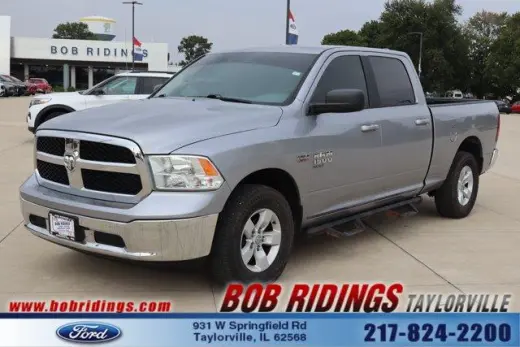 Ram 1500 Clásico 2020 4x4 SLT 4p. Cabina de Tripulación 6.3 pies de BAS Camioneta