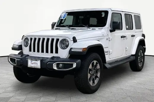 Jeep Wrangler Unlimited 2018 4x4 Sahara 4dr SUV (versión de mitad de año)