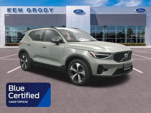Volvo XC40 2023 AWD B5 Ultimate Tema Oscuro 4p SUV